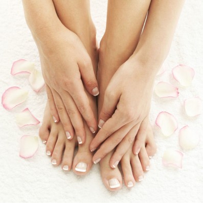 PEDICURE Curativo-Estetico 10 + 10 Shine MANICURE - CON SMALTO 