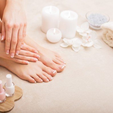 PEDICURE 5 + 5 TOP - MANICURE Shine 20 + 20 TOP + 8 SmaltoSemiPermanente 